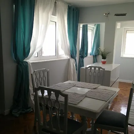 Lisboa, Casa No Centro Historico En * Almada
